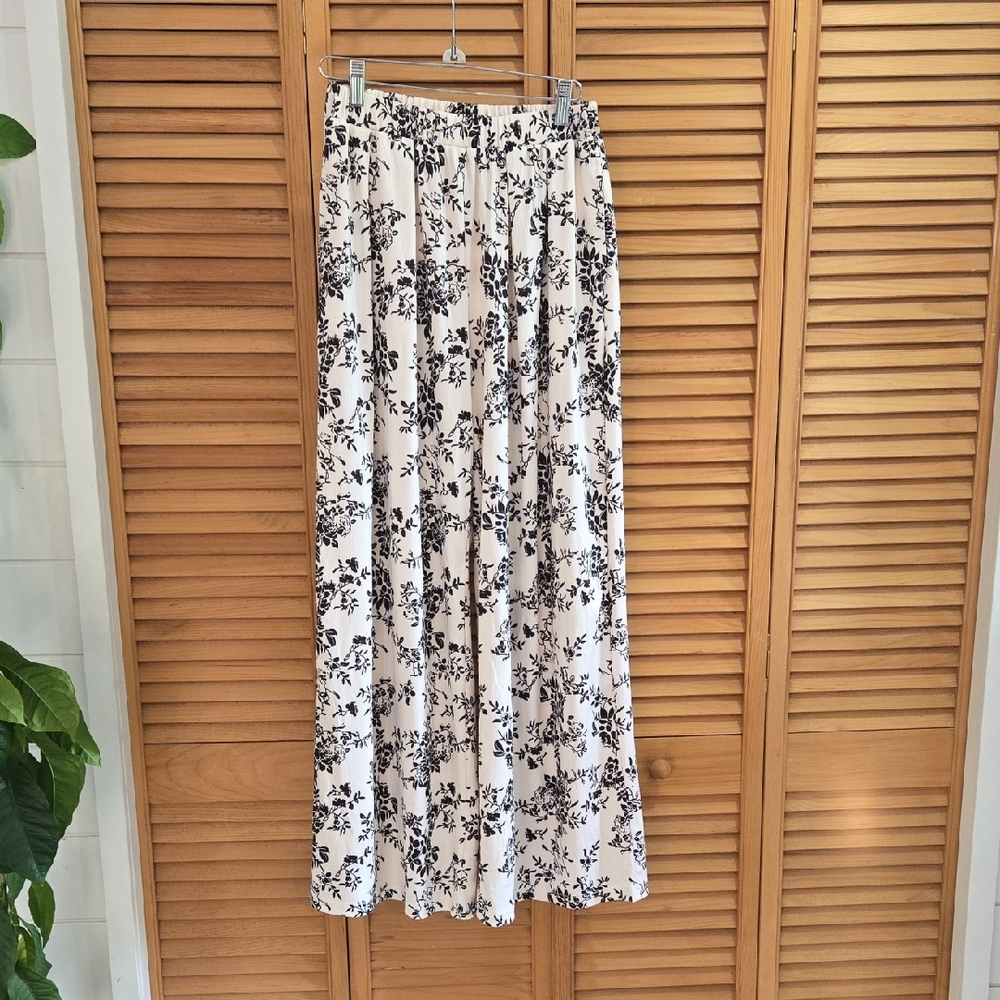 Cider Black and White Floral Maxi Skirt